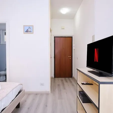 Tuscolana Blu - Grazioso Monolocale Apartment *