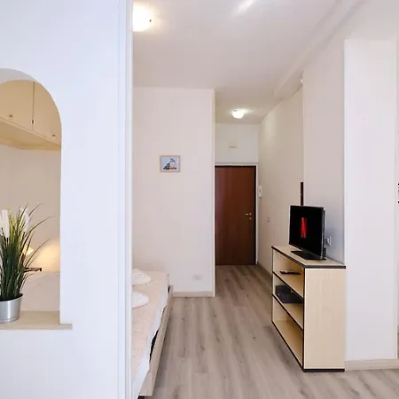 Tuscolana Blu - Grazioso Monolocale *